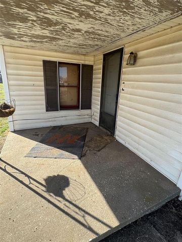 1845 W Midland Street, Shawnee, OK 74804