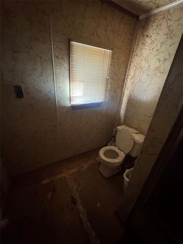 1845 W Midland Street, Shawnee, OK 74804