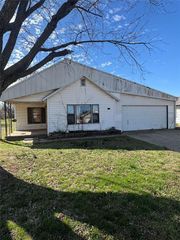 1845 W Midland Street, Shawnee, OK 74804