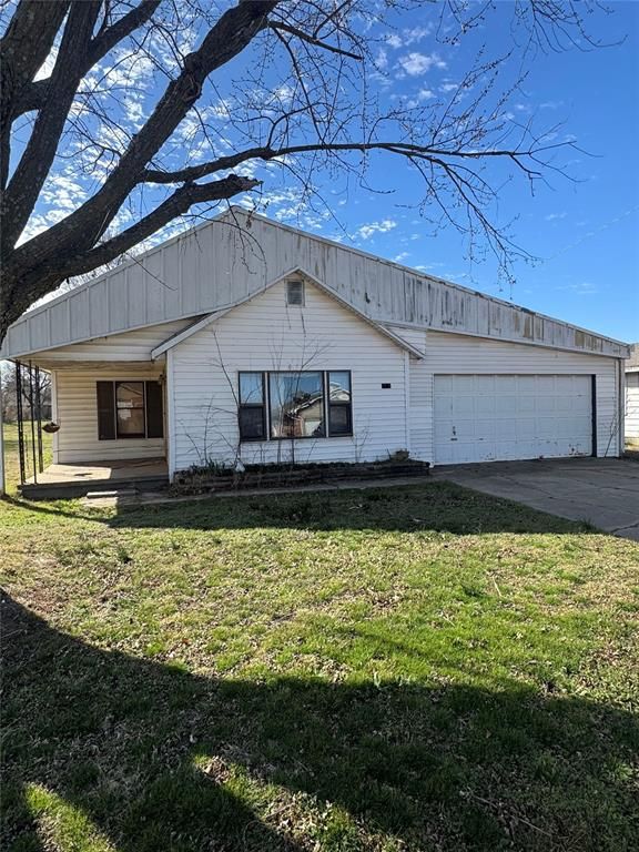 1845 W Midland Street, Shawnee, OK 74804