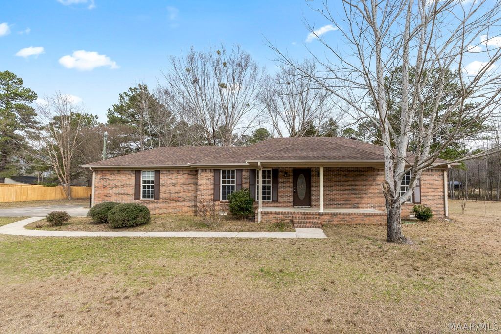 615 MAPLE Street, Clanton, AL 35045