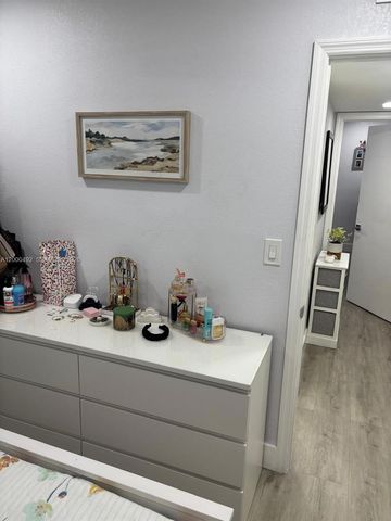 4050 NW 135th St 18-1, Opa-locka, FL 33054