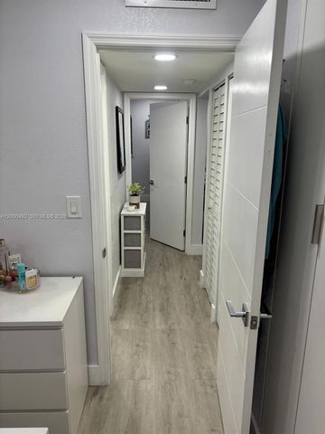 4050 NW 135th St 18-1, Opa-locka, FL 33054