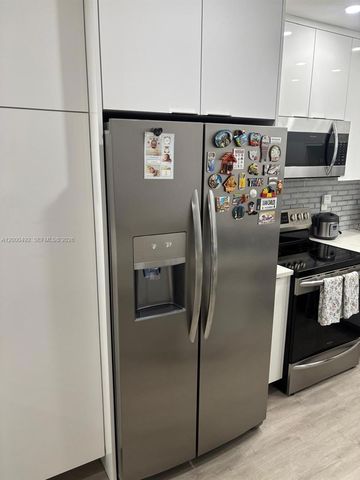 4050 NW 135th St 18-1, Opa-locka, FL 33054