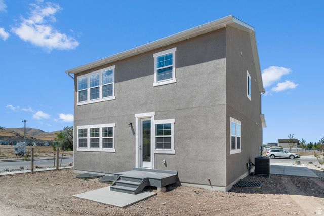 8227 W SENTINAL PEAK DR, Magna, UT 84044