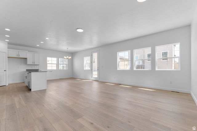 8227 W SENTINAL PEAK DR, Magna, UT 84044