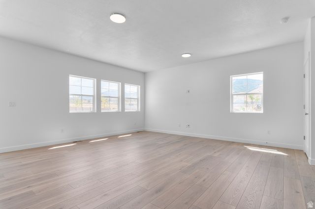 8227 W SENTINAL PEAK DR, Magna, UT 84044