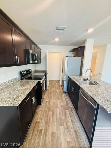 6952 Midnight Bronze Street, North Las Vegas, NV 89086