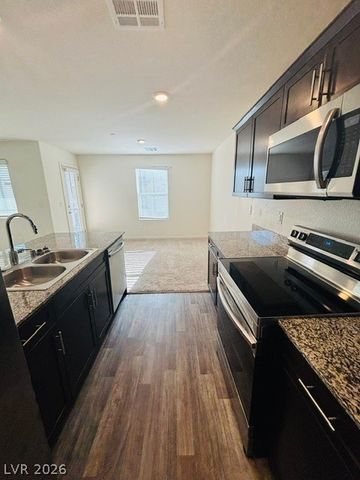 6952 Midnight Bronze Street, North Las Vegas, NV 89086
