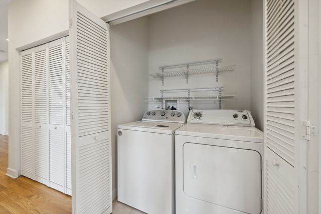 1956 W Ohio Street 3W, Chicago, IL 60622