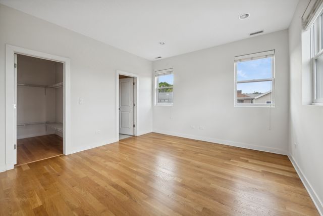 1956 W Ohio Street 3W, Chicago, IL 60622