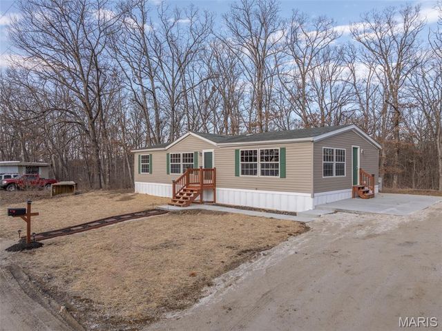 68 Beach Circle, Moscow Mills, MO 63362