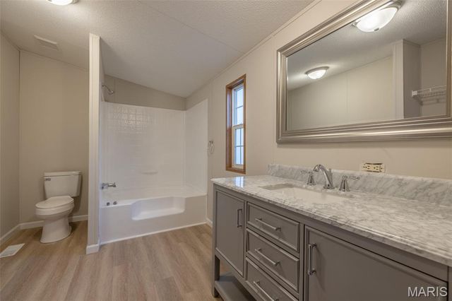 68 Beach Circle, Moscow Mills, MO 63362