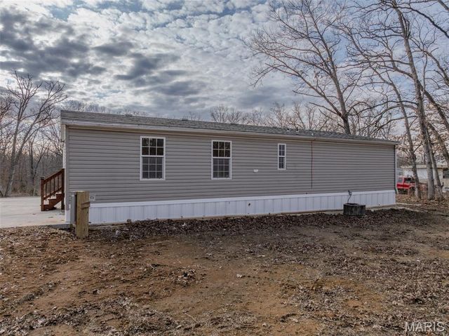 68 Beach Circle, Moscow Mills, MO 63362