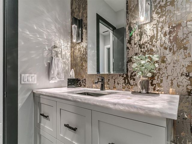 15617 Woodleaf Lane, Edmond, OK 73013