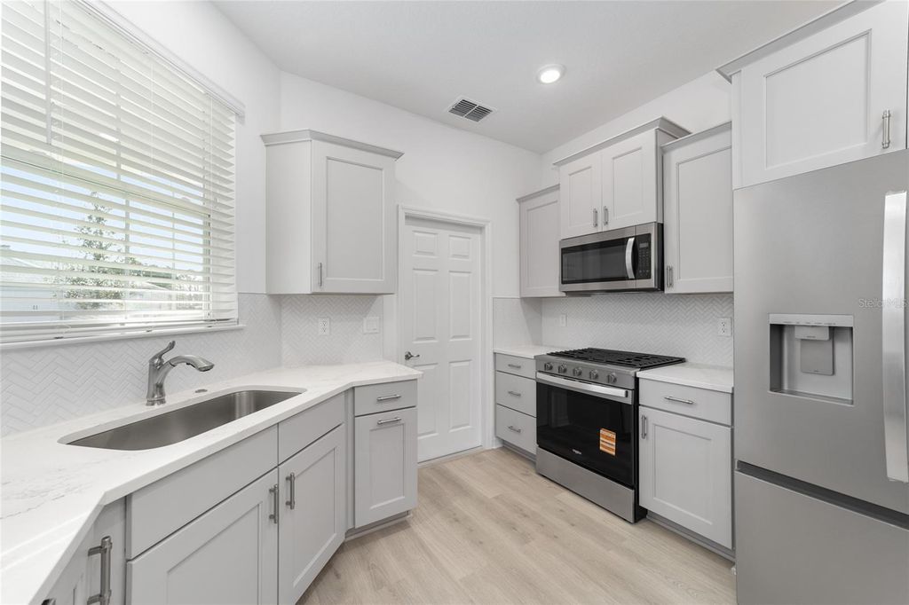 Image 20 of property listing at 9690 SW 108TH TERRACE ROAD, Ocala, FL 34481