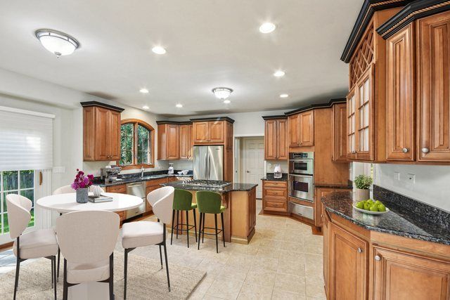 27W327 Williams Street, Winfield, IL 60190