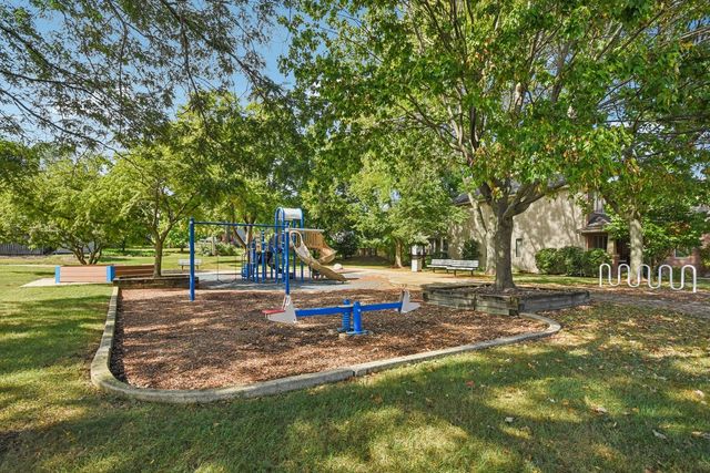 27W327 Williams Street, Winfield, IL 60190