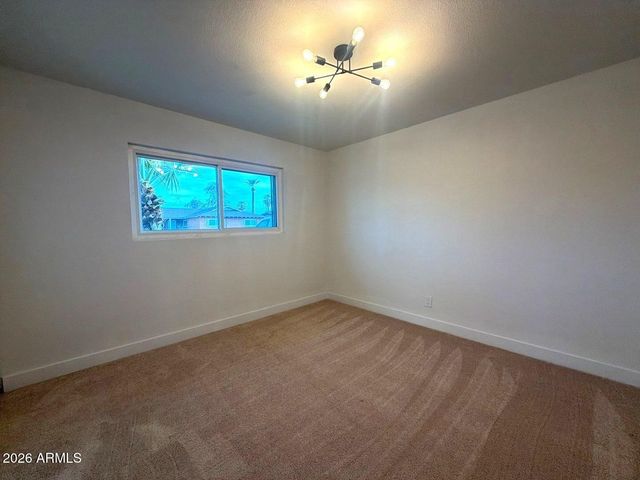 3529 W STELLA Lane, Phoenix, AZ 85019