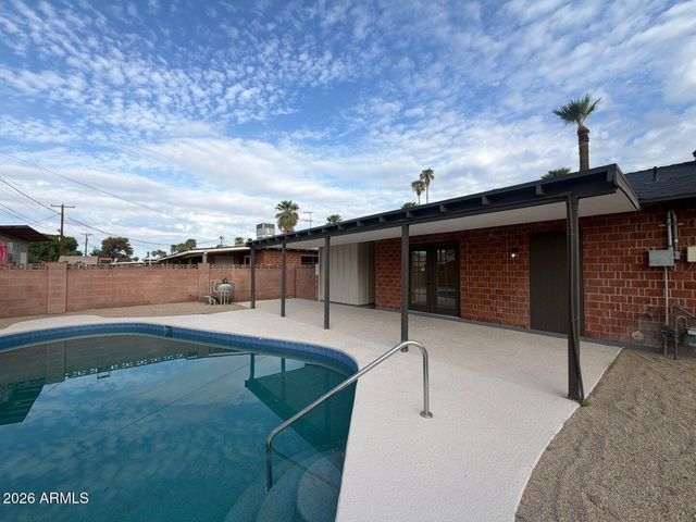 3529 W STELLA Lane, Phoenix, AZ 85019
