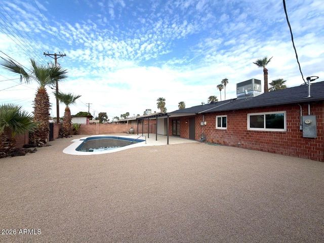 3529 W STELLA Lane, Phoenix, AZ 85019
