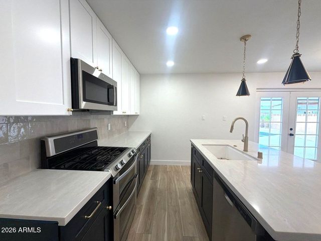 3529 W STELLA Lane, Phoenix, AZ 85019
