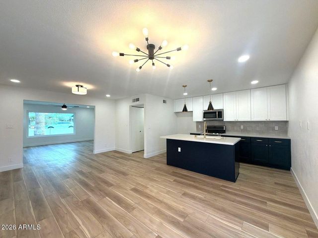 3529 W STELLA Lane, Phoenix, AZ 85019