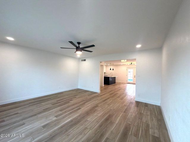 3529 W STELLA Lane, Phoenix, AZ 85019