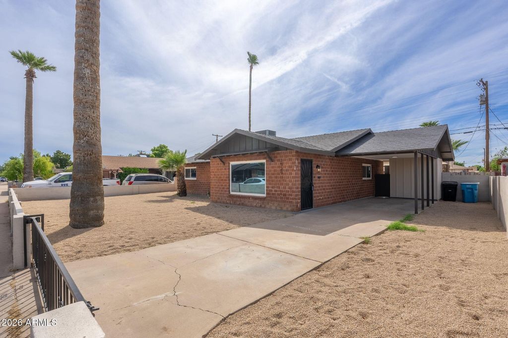 3529 W STELLA Lane, Phoenix, AZ 85019 — photo 2