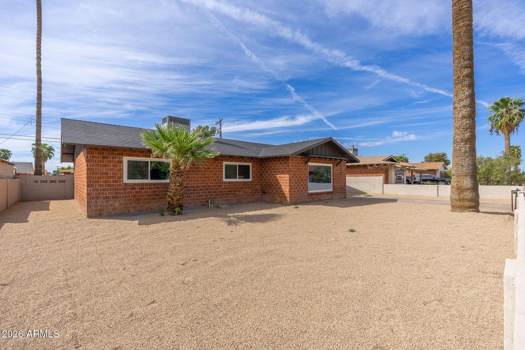 3529 W STELLA Lane, Phoenix, AZ 85019 — photo 3