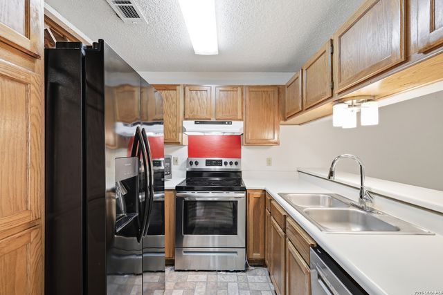 5322 Medical DR D207, San Antonio, TX 78240