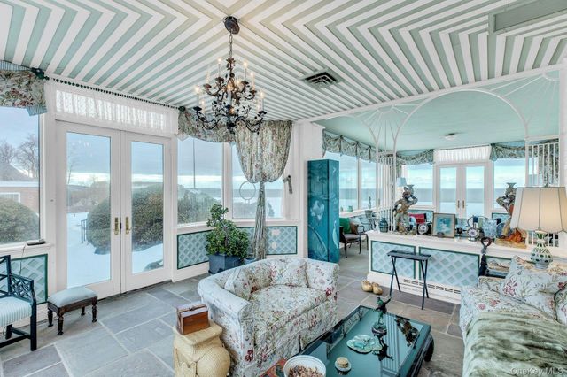 2 Wallis Lane, Saint James, NY 11780