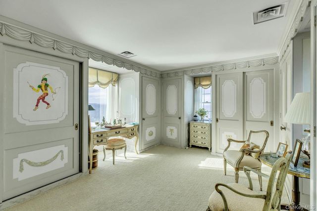 2 Wallis Lane, Saint James, NY 11780