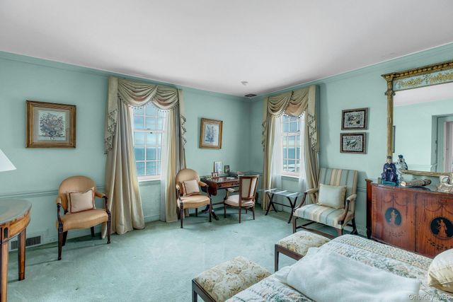 2 Wallis Lane, Saint James, NY 11780