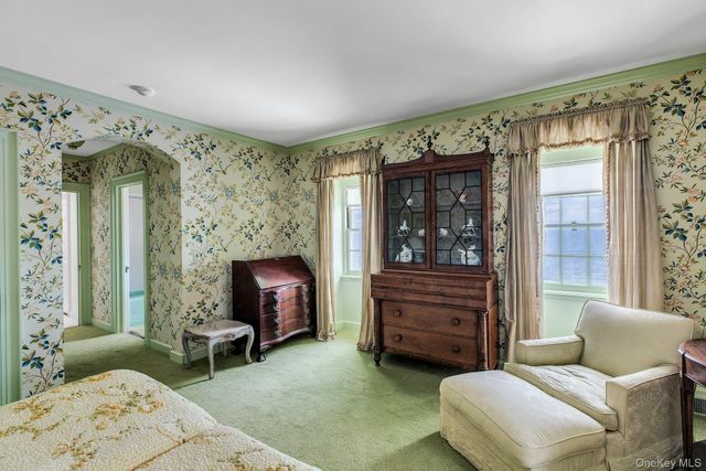 2 Wallis Lane, Saint James, NY 11780