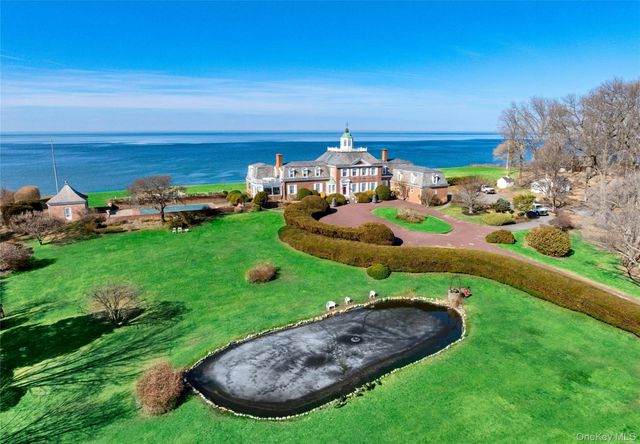 2 Wallis Lane, Saint James, NY 11780