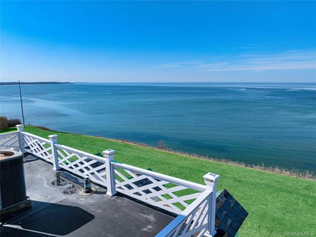 2 Wallis Lane, Saint James, NY 11780