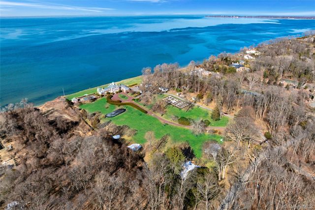 2 Wallis Lane, Saint James, NY 11780