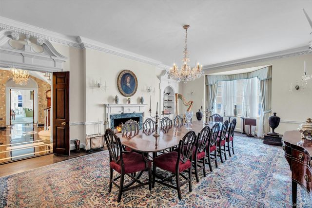 2 Wallis Lane, Saint James, NY 11780