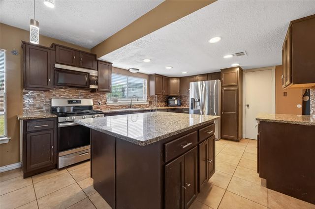 16006 El Toro Court, Webster, TX 77598