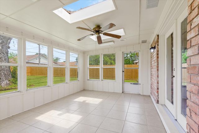 303 Balsam Street, Lake Jackson, TX 77566