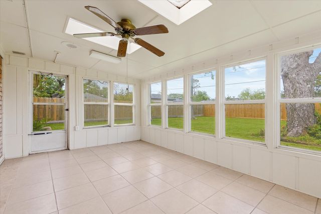 303 Balsam Street, Lake Jackson, TX 77566