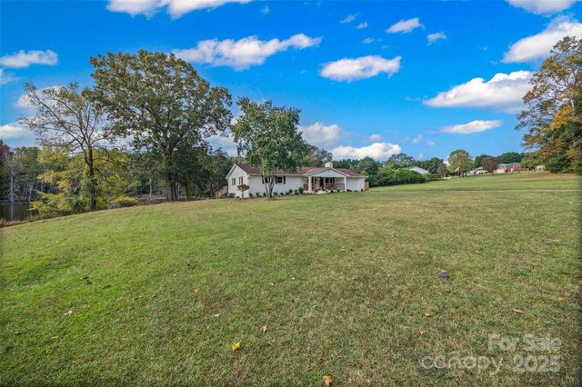 464 Hidden Lake Drive, York, SC 29745