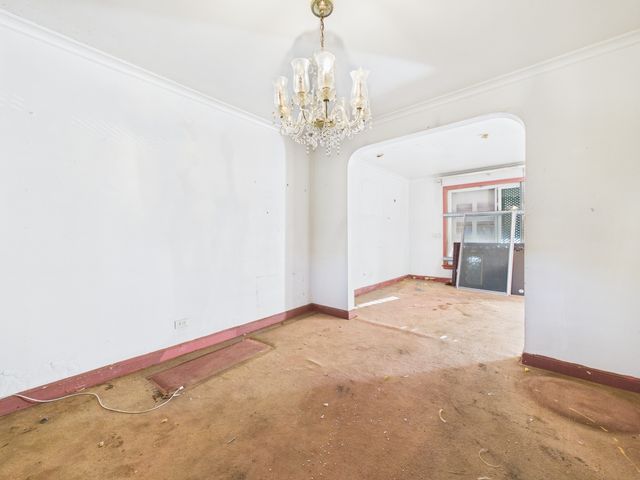 10009 S Emerald Avenue, Chicago, IL 60628