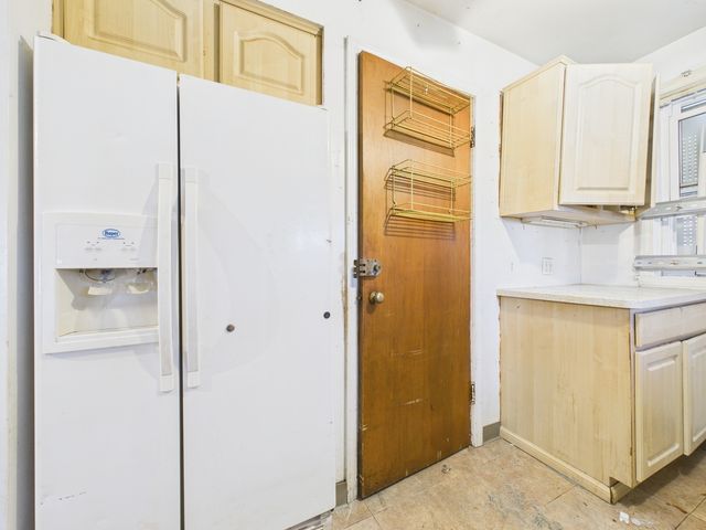 10009 S Emerald Avenue, Chicago, IL 60628