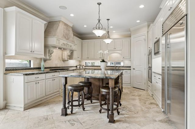 3016 Mid Lane B, Houston, TX 77027