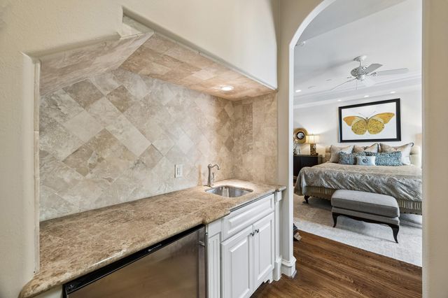 3016 Mid Lane B, Houston, TX 77027