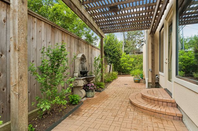 3016 Mid Lane B, Houston, TX 77027