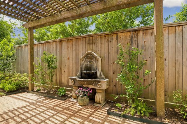 3016 Mid Lane B, Houston, TX 77027