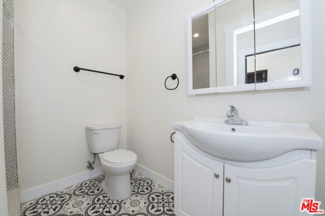 520 W 82nd Street, Los Angeles, CA 90044